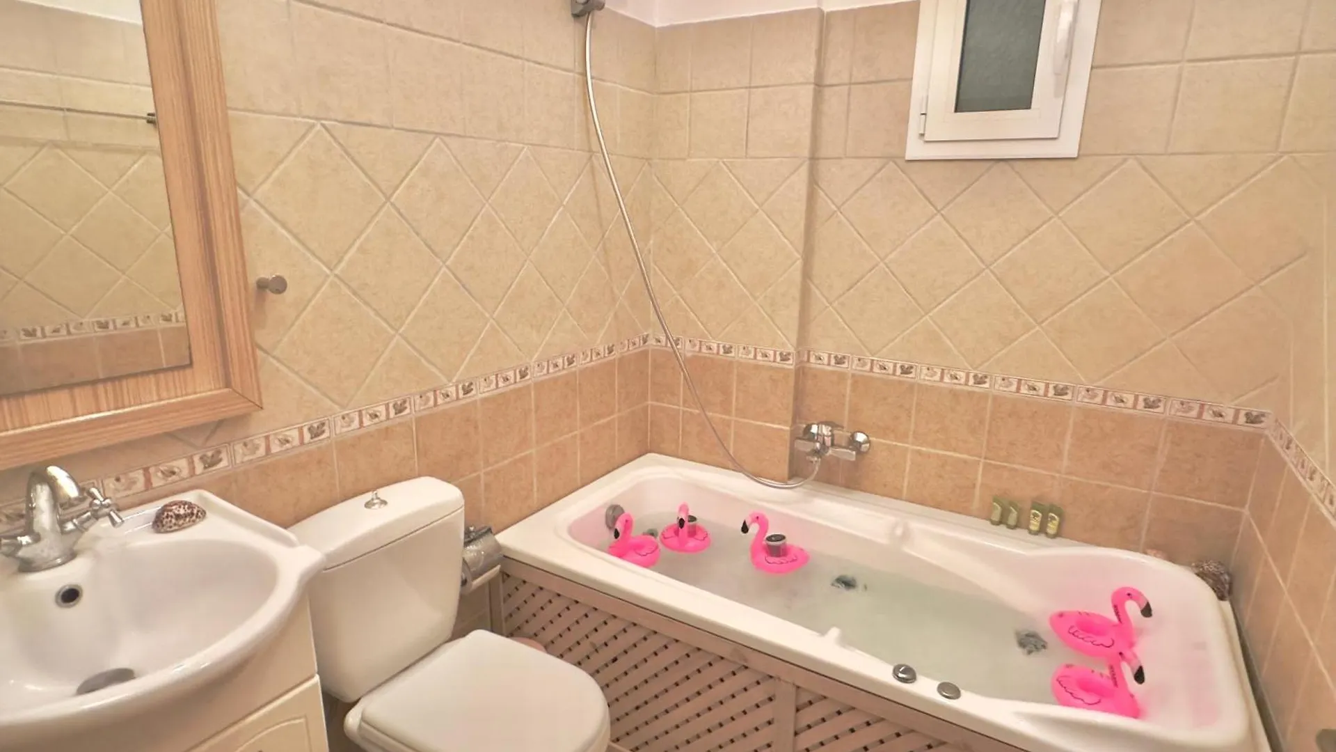 Roumers Himara Apartment