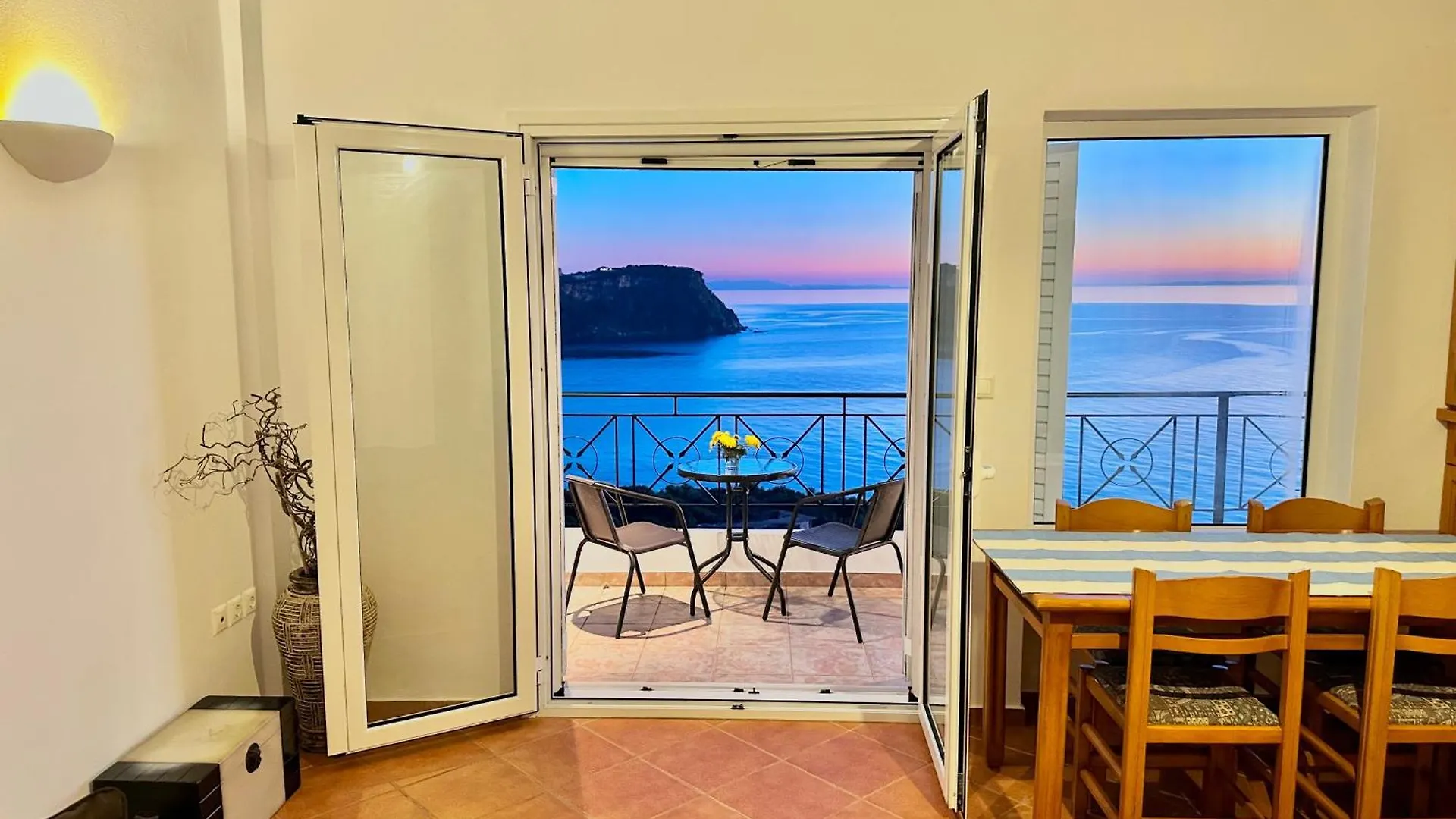 Roumers Himara Apartment Himare