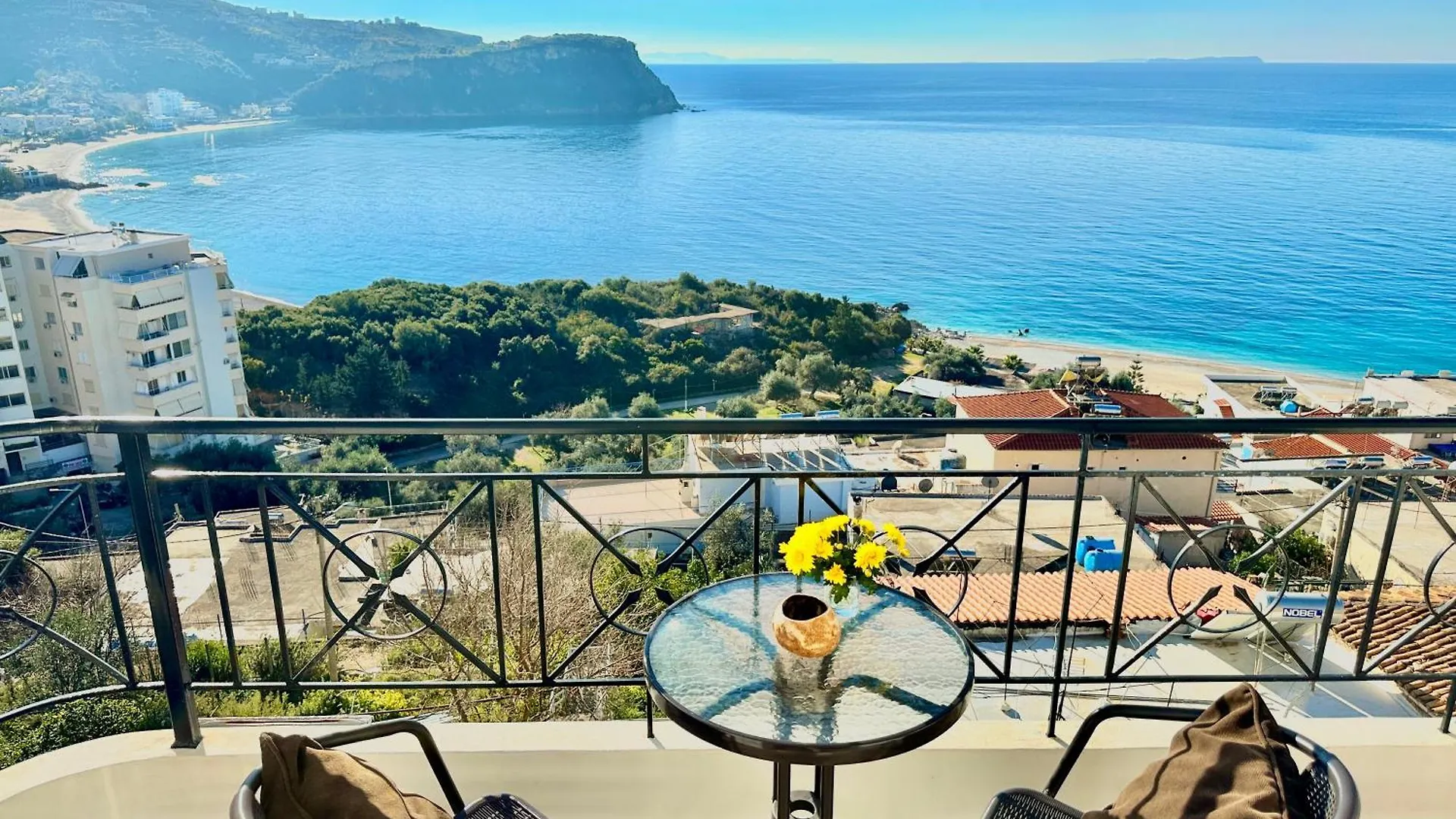 Roumers Himara