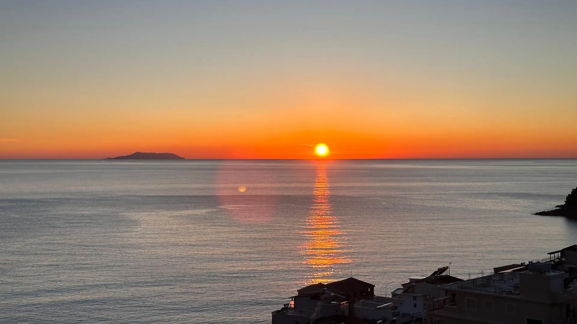 Roumers Himara Apartment