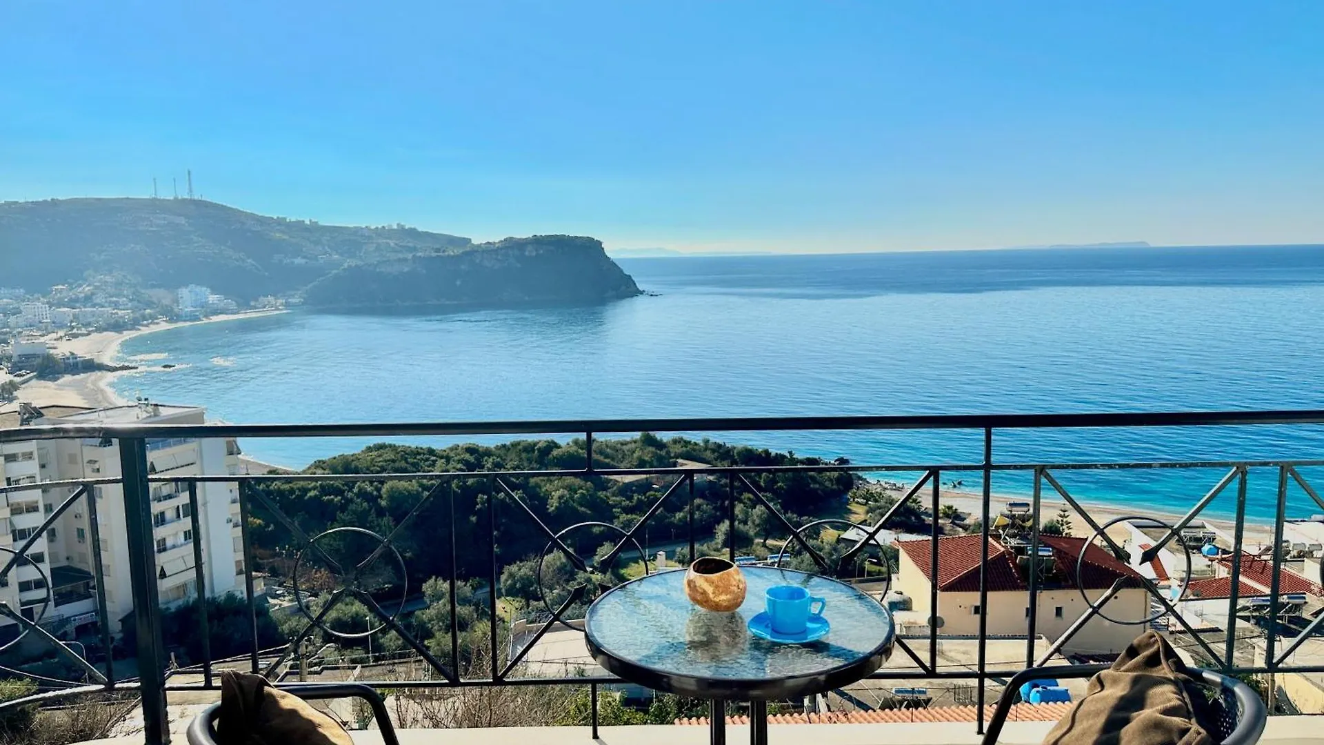 Roumers Himara Apartment