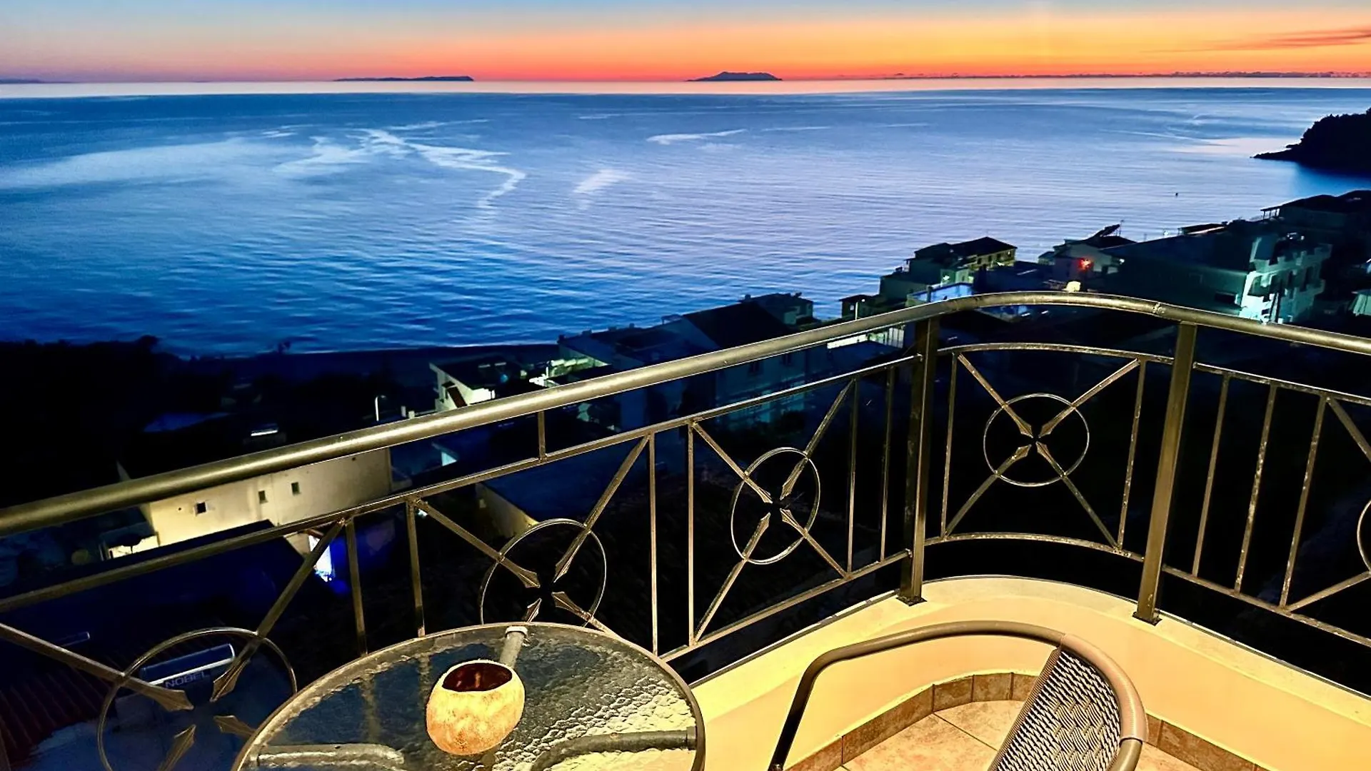 Roumers Himara Apartment