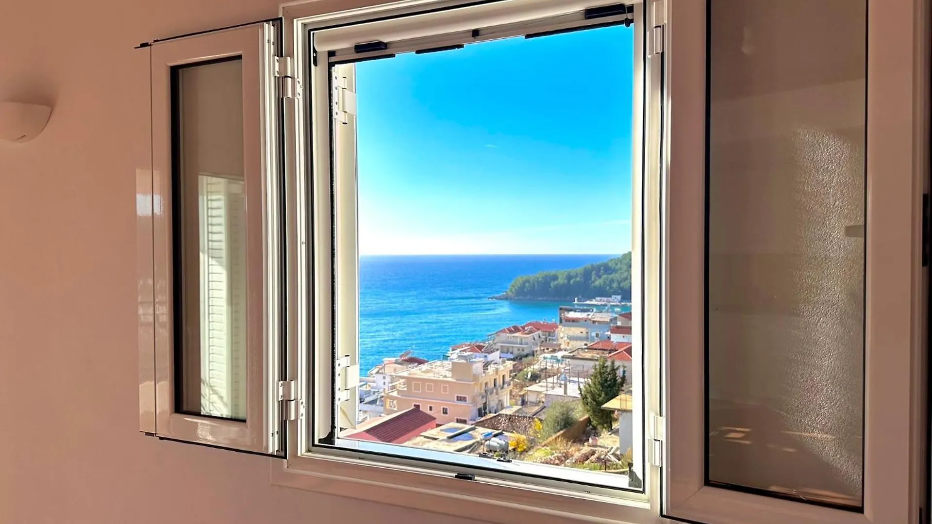 Roumers Himara 0*, Himarë